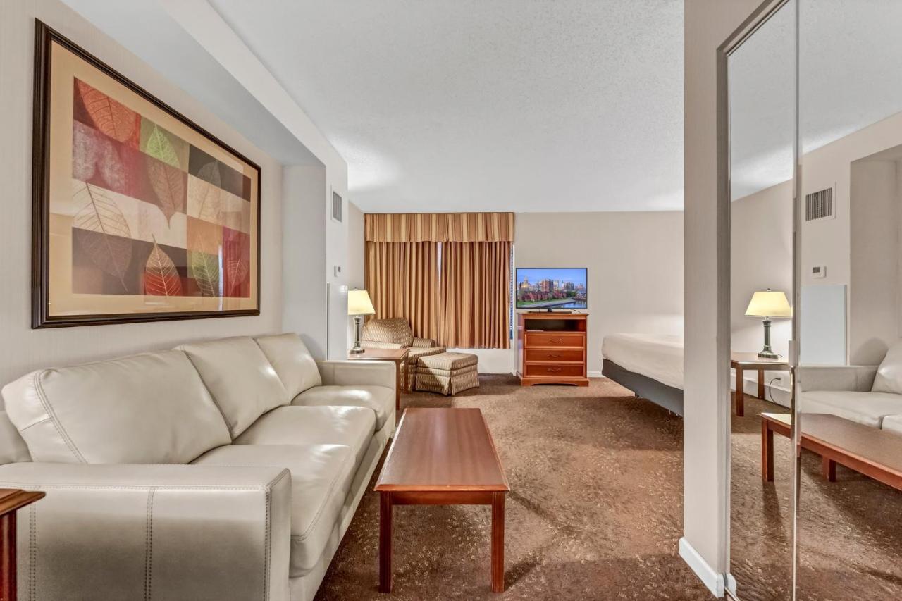 Buffalo Airport Hotel Чиктовага Экстерьер фото