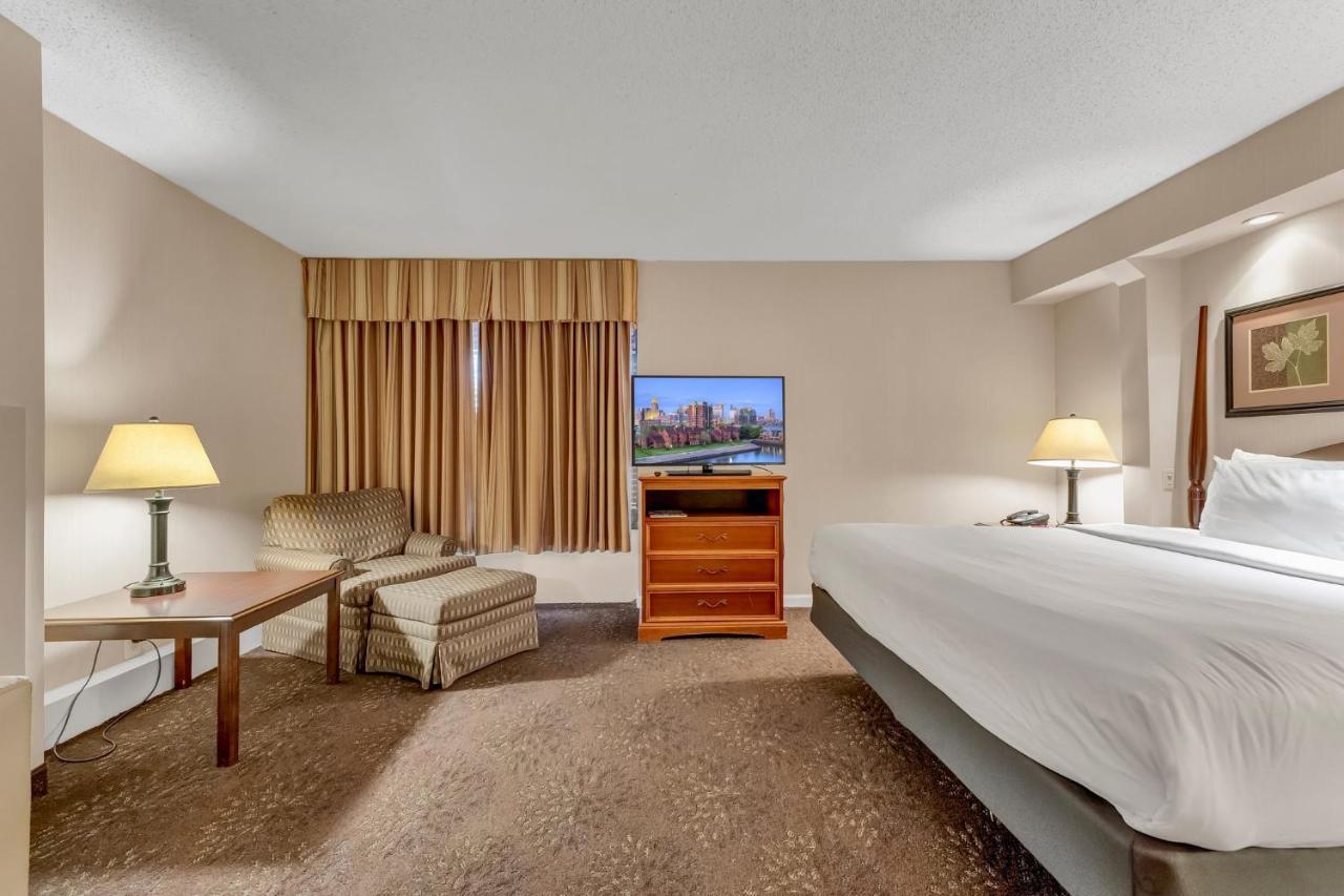 Buffalo Airport Hotel Чиктовага Экстерьер фото