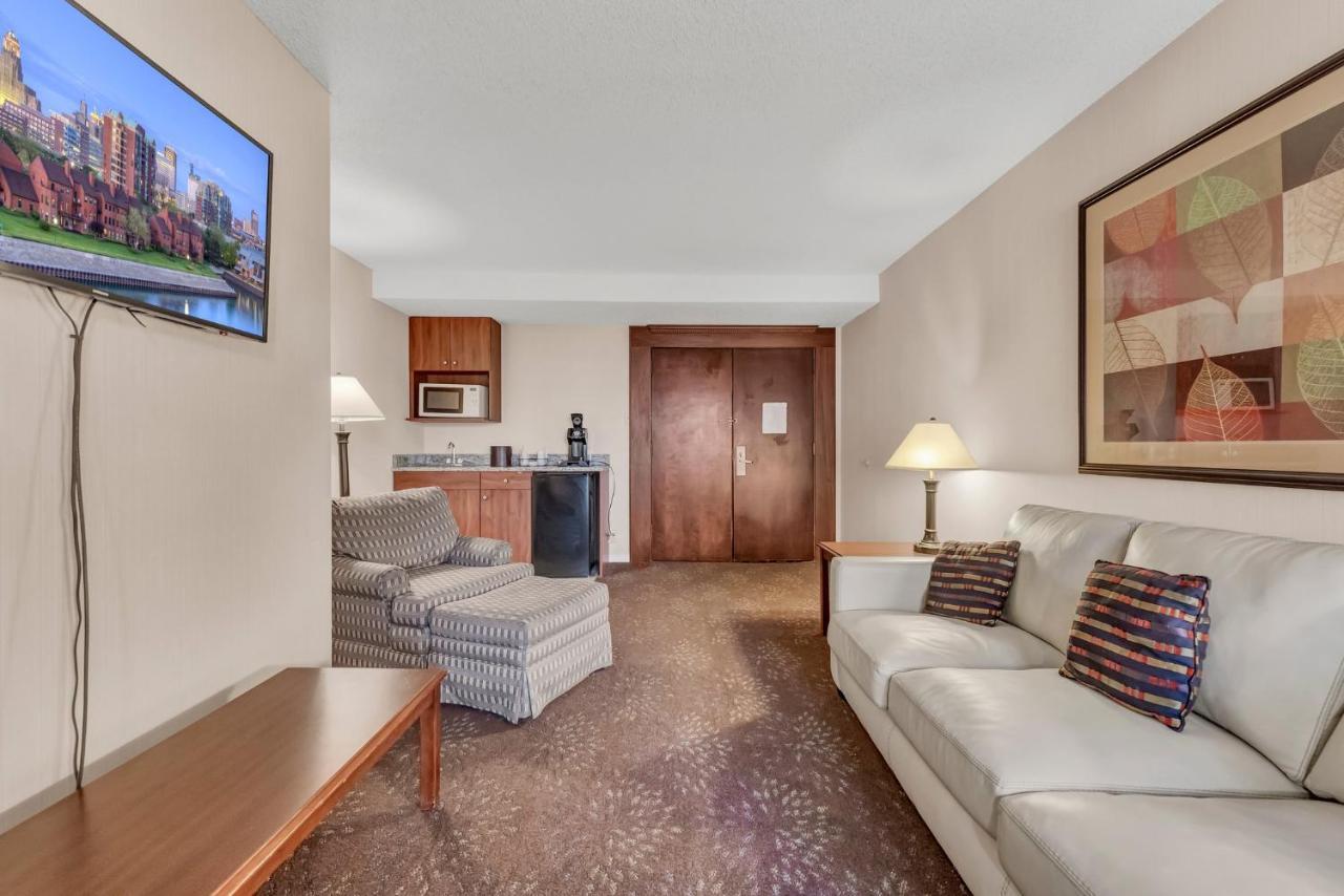Buffalo Airport Hotel Чиктовага Экстерьер фото